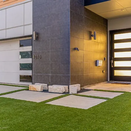 Luxury Home With Rooftop Views-3